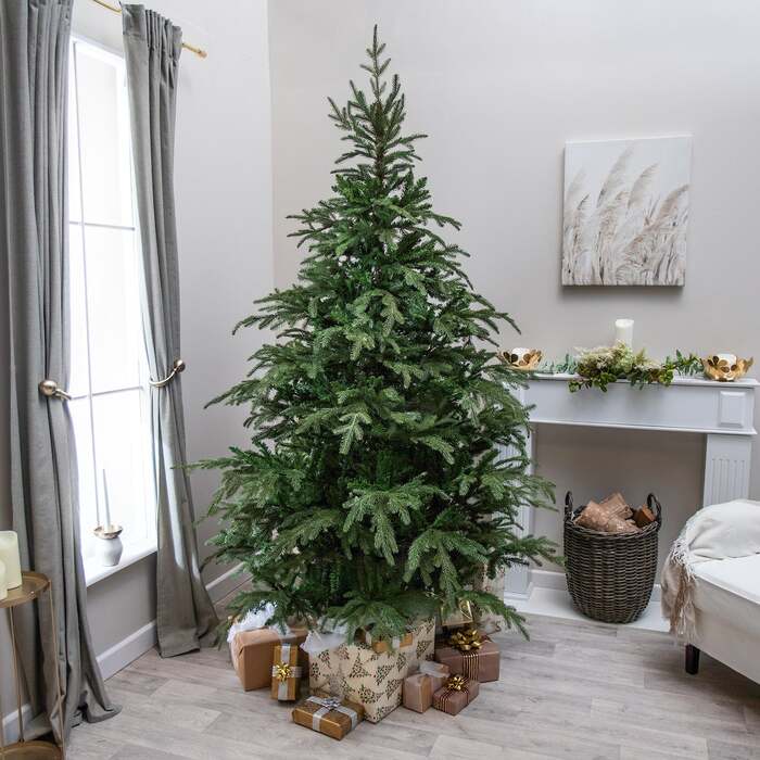 Highclere Artificial Wide PE/PVC Green Spruce Christmas Tree 5FT, 6FT, 7FT, 9FT, 9ft (2. 7m)